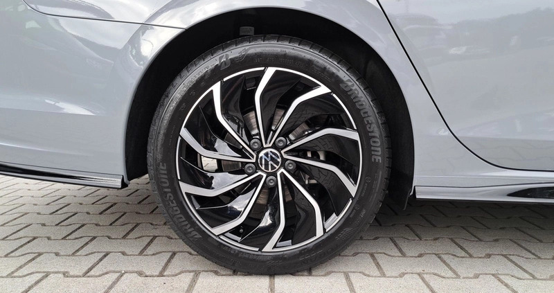 Volkswagen Golf cena 184150 przebieg: 1, rok produkcji 2024 z Łódź małe 562